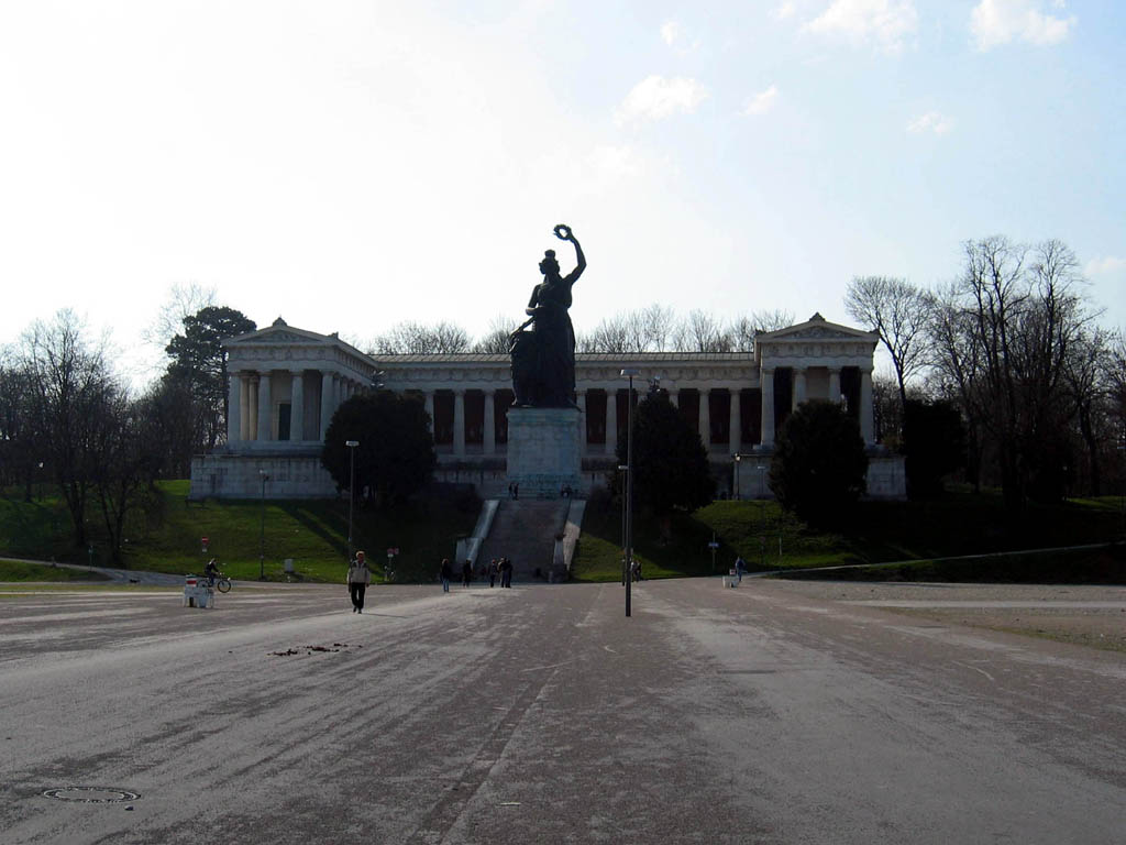 The Ruhmeshalle (Hall of Fame) above Theresienwiese, home of Oktoberfest