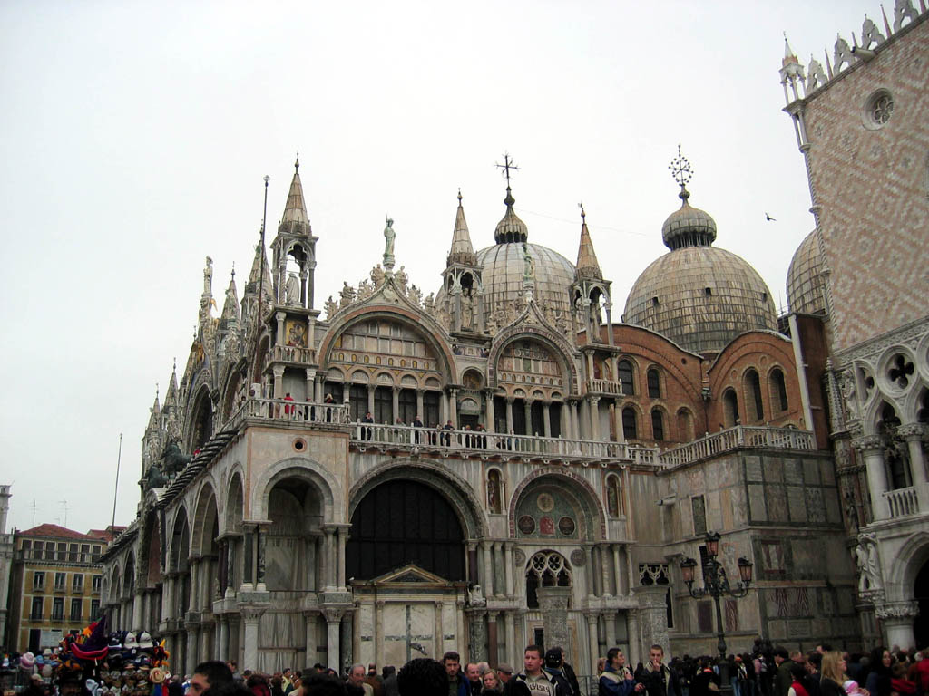 Basilica di San Marco, present building from mid-1000's