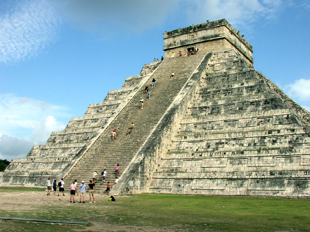 Closeup of El Castillo reveals how steep it is!