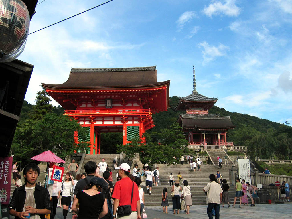 Kyomizu-dera - Nio-mon and Sai-mon, gates to temple on approach