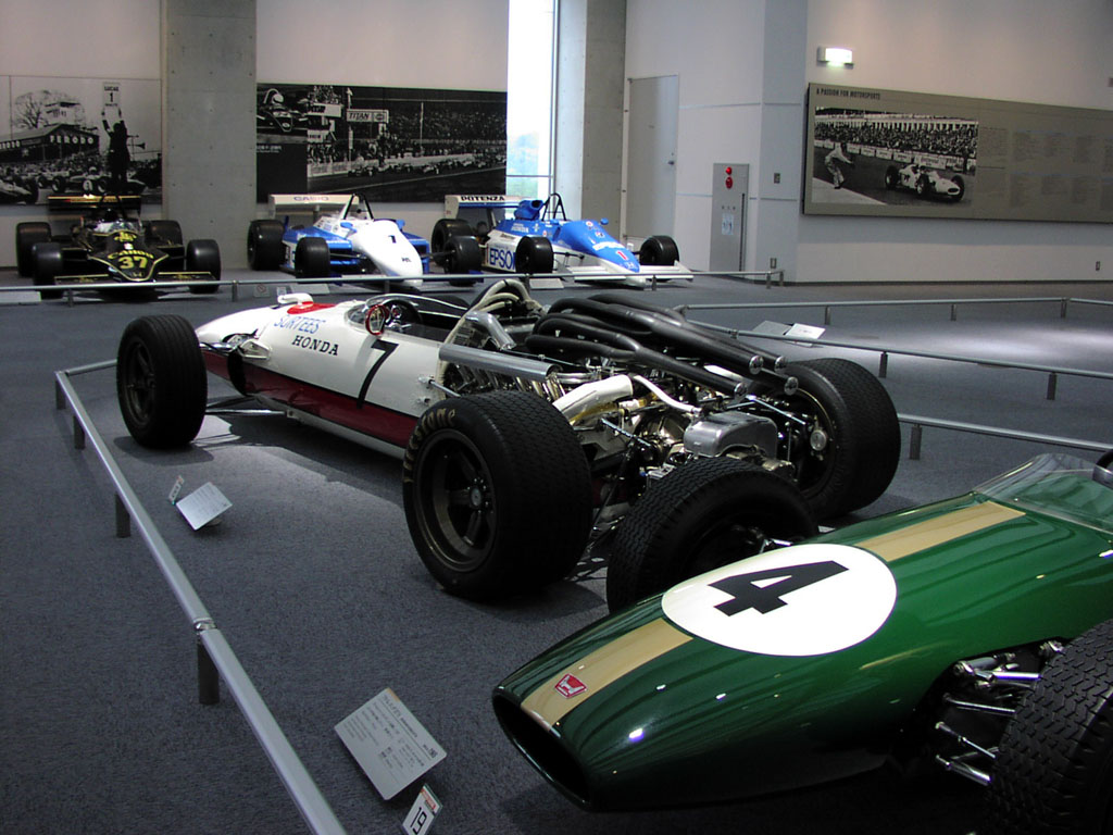 Honda Collection Hall - Race car displays its massive headers