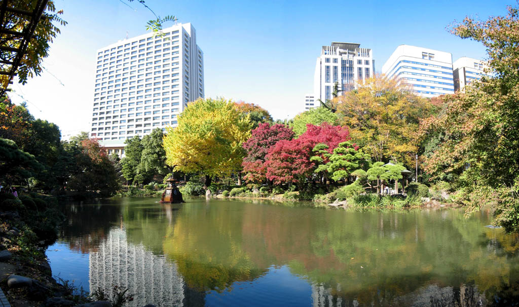 Panorama of a pond in Hibiya Park