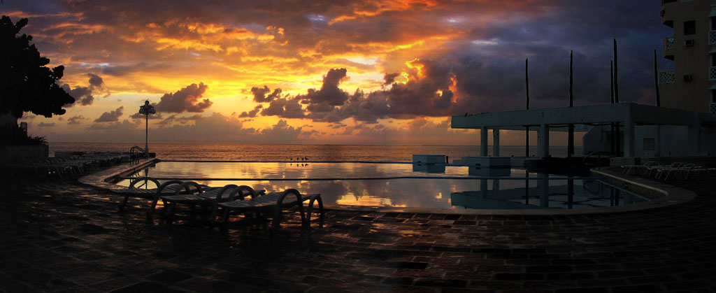 Cancun Plaza - panorama of pool awaiting Dawn