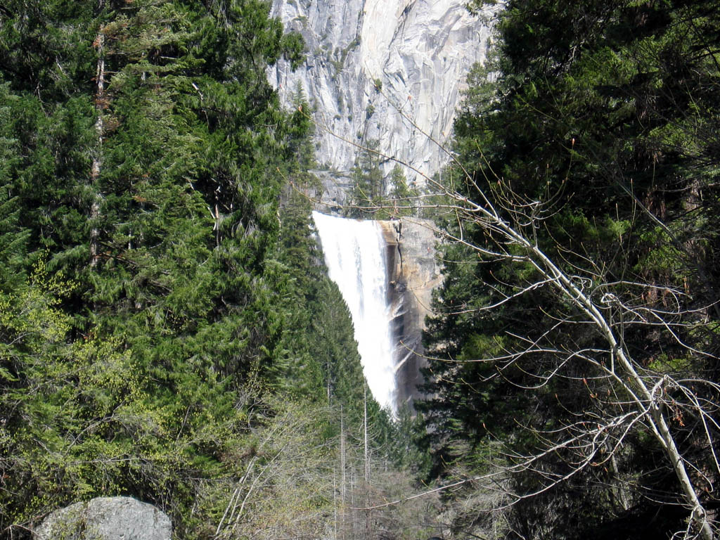 Vernal Fall (97m tall), along the trail to Half Dome.