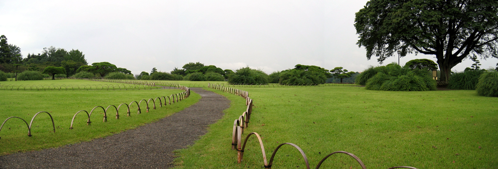 Kairakuen Park - Panorama of Walkway