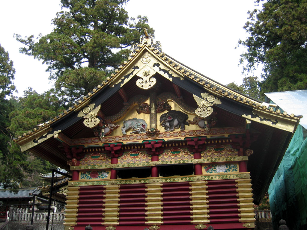 Toshogu Shrine - Details on San-jinko building